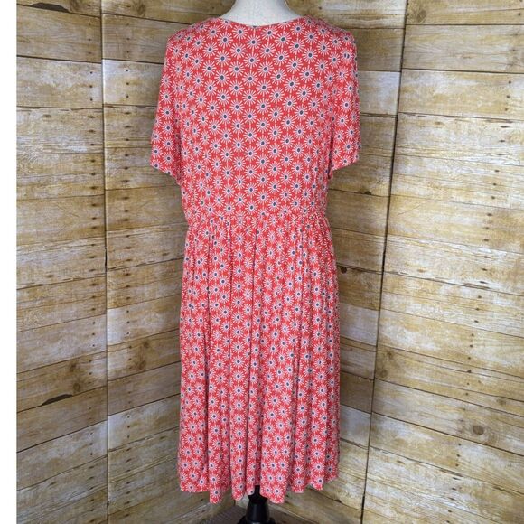 TORRID SUPER SOFT JERSEY KNIT FIT & FLARE FLORAL STRETCH FLUTTER SLEEVE DRESS 2X - Picture 3 of 3